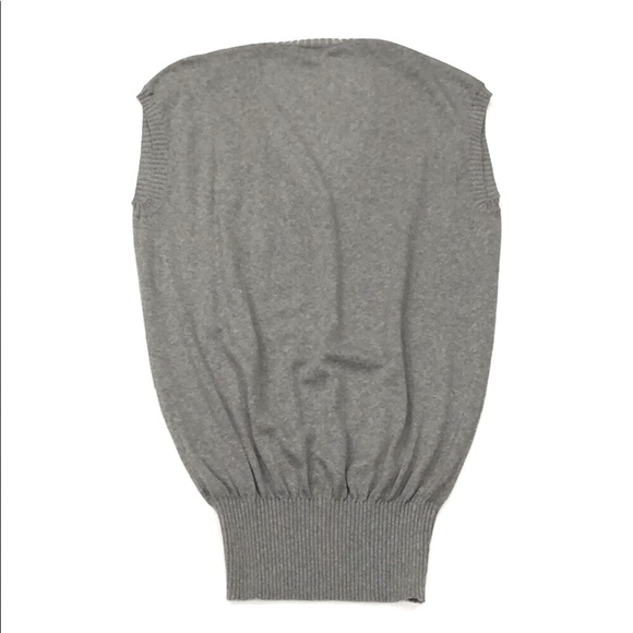 Vince. 100% Merino Wool Gray Sleeveless Sweater - Picture 6 of 9